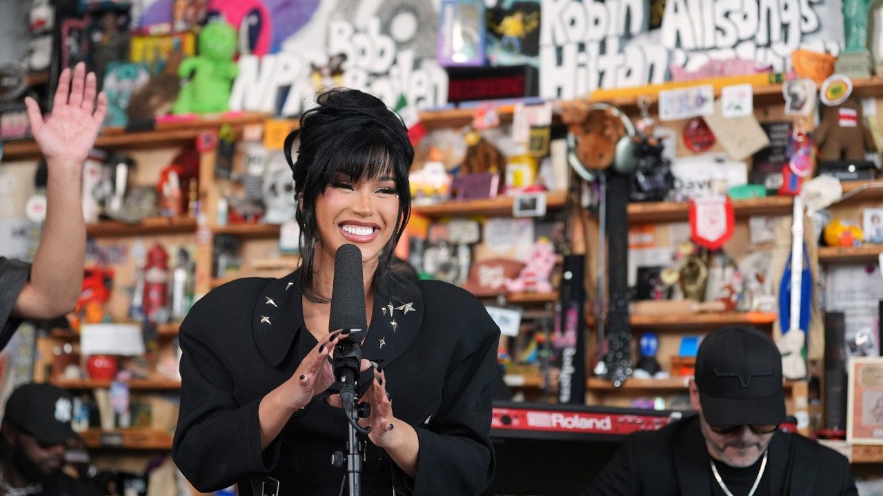 Cardi B en su presentación Tiny Desk