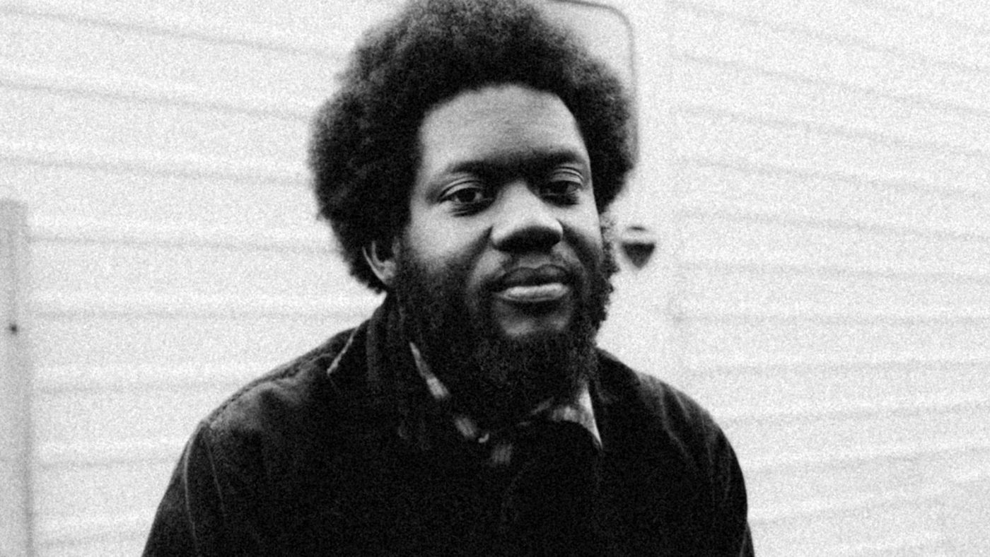 Michael Kiwanuka en estudio durante la grabación de su álbum Fudge con documental