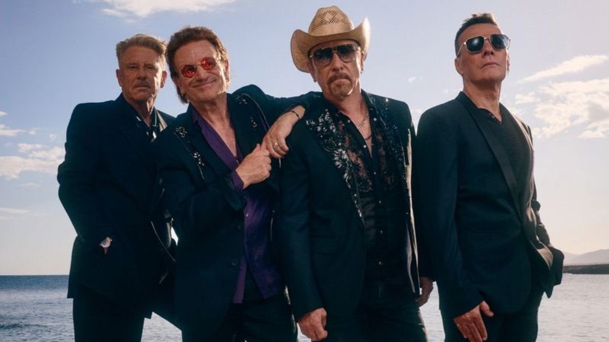 U2 en concierto durante su gira mundial 2027 con la participación especial de Beck
